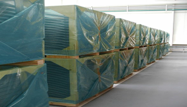 SI MEtpro row of wrapped paletts