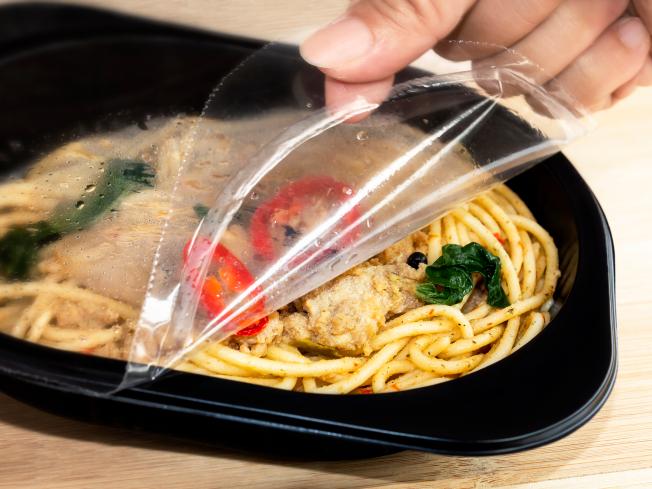 Lidding Film on Rigid Tray Pasta